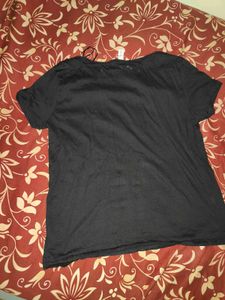 H&amp;M Fitted Black T-Shirt (US/EUR size - XS)