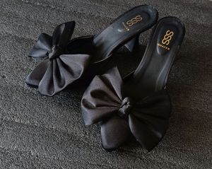 Black Bow Heel