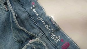 Adjustable Capri Jeans With Pink Details