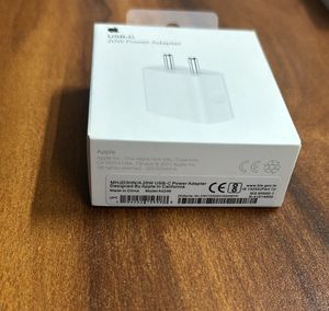 *100% AUTHENTIC SEALED* Apple 20W Power Adapter