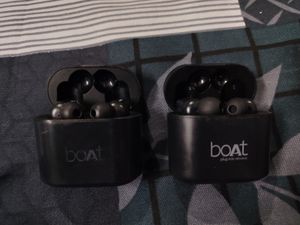 BOAT 402 Earbuds