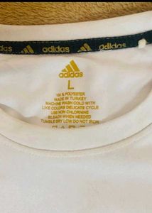 Adidas Tshirt