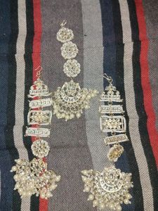 Elegant Kundan Tikka and Earring Set