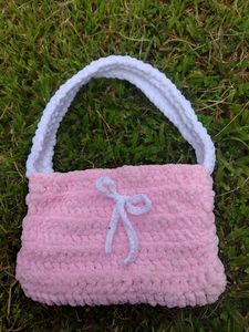 pink-crochet-bag