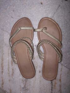 5 Used Footwear (Fixable)