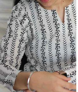 Sangouri Women Printed  Straight Kurta