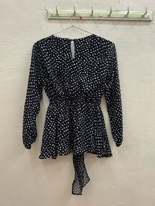 Spotted Top with Long Sleeves