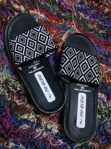 PU-Glow Black &amp; White Slides
