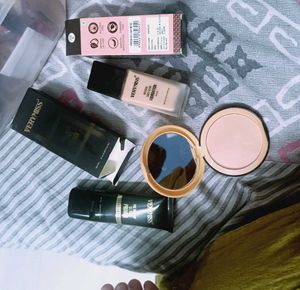 viral foundation..primer foundation n compact