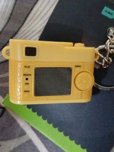 CAMEO KEYCHAIN