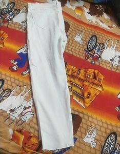 White Jeans Ke Sht Black