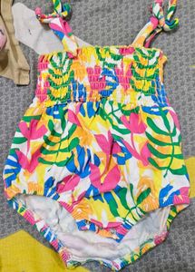 Cute  Onesies of babyoye, mother care and baby hug