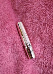 Pretty Lakme 9-5 Rose Day Lipstick