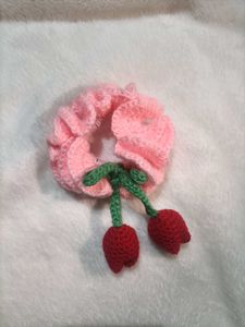 Crochet Tulip Scrunchie