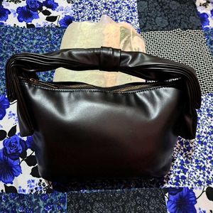 Myglamm Black Bow Hand Bag Big Spacious