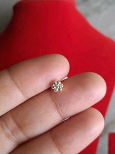 Cute Flower Nose Pin Gold