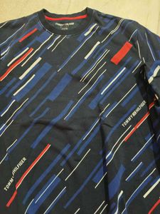 Men Tommy Sweater Hardly Used