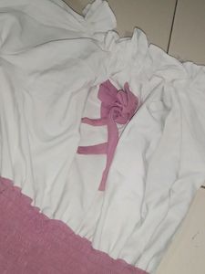 A Cute Pink N White Top🎀💓