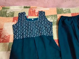 Teal Embroidered Kurti Set