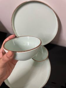 Dinnerware Set - Green