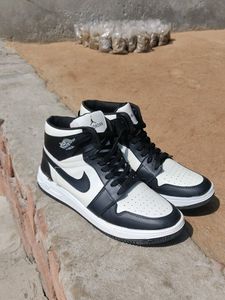 Jordan Retro 1 Black White