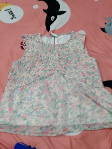 Pantaloons Top Like New