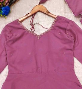 PLUM HANDWORK ANARKALI 💟🌸✨*