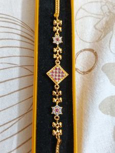 Elegant Gold-toned Bracelet