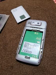 Nokia E72