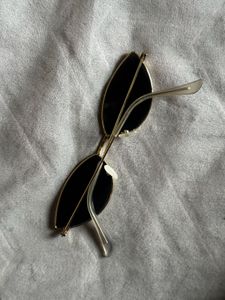 ASOS DESIGN Y2k cat eye sunglasses in gold