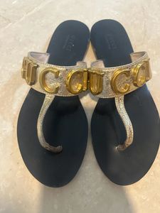 Gucci Slippers - Slightly Used - Flawless Conditi