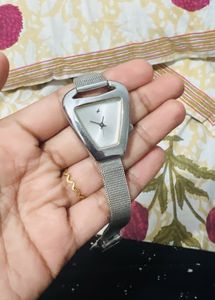 Fastrack Watch For Women Under 500 Low Price