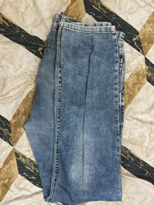 Men&#39;s Distressed Denim Jeans