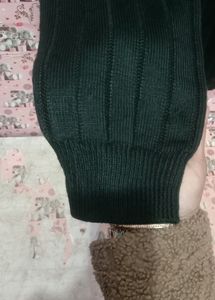 Black graceful top