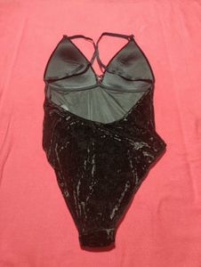 H&amp;M Black Velvet Bodysuit – Size .M
