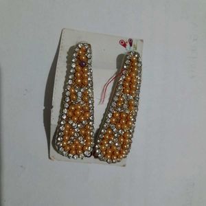 Combo Of Earrings And Hairclip