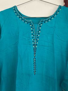 Embroidered Long Kurti Combo – Red &amp; Blue (Size M)