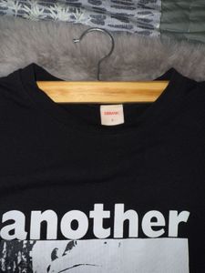 URBANIC Y2K Black Graphic Tee