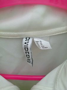 H&amp;M Women White Solid Sports Sweatshirt