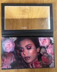 Huda Beauty Rose Gold Remastered Palette