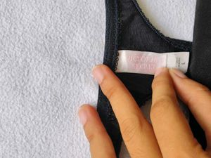 Victoria&#39;s Secret : 2 Thongs