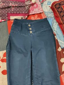 Skiny fit trouser, navy blue colour