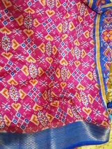 Blue &amp; Pink Patterned Saree With Stictted Blouse