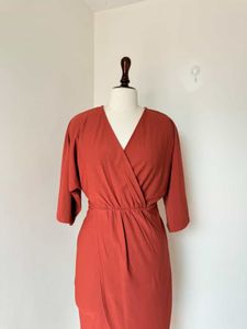 PrettyLittleThing Archer Tobacco Cape Midi Dress