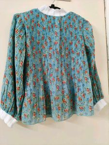 Floral Print Pleated Top