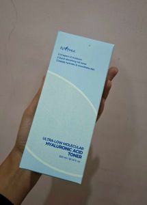 Isntree Hyaluronic Acid Toner