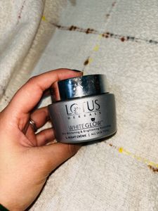 Lotus Herbals White glow Day And Night Pack