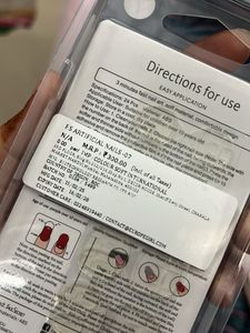 fake nails; press ons