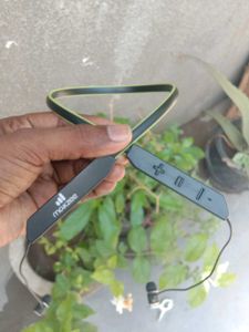 Stylish Wireless Neckband with Micro USB Charging
