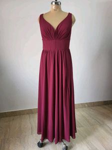 Elegant Burgundy Maxi Dress